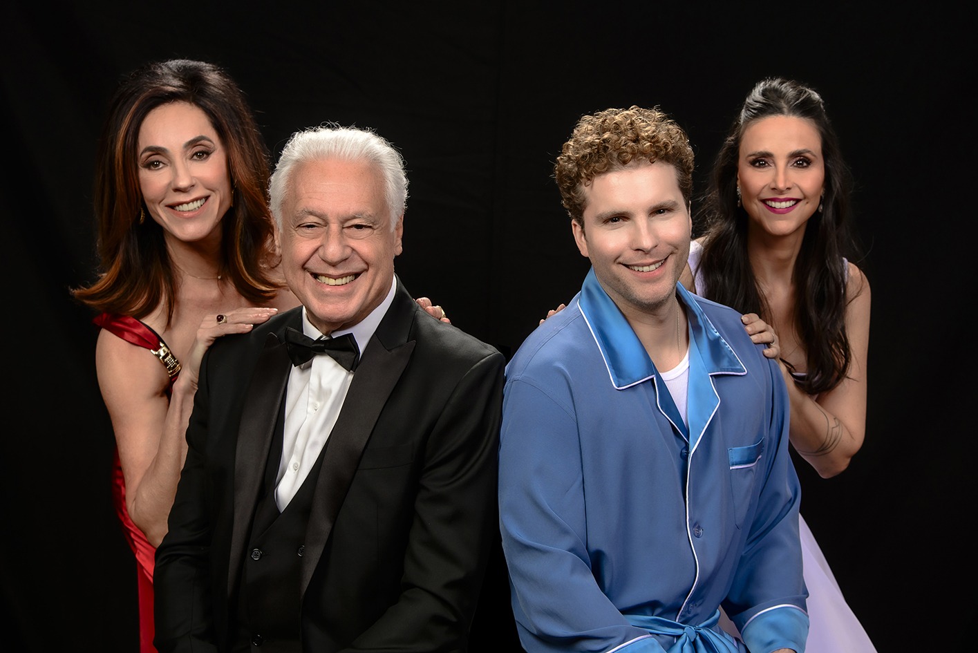 Fagundes, Torloni, Fragoso e Alexandra dividem o palco na comédia "Dois de Nós", que chega ao Teatro Guaíra nos dias 24 e 25 de maio. Foto: Peça Dois de nós. Crédito: Divulgação.